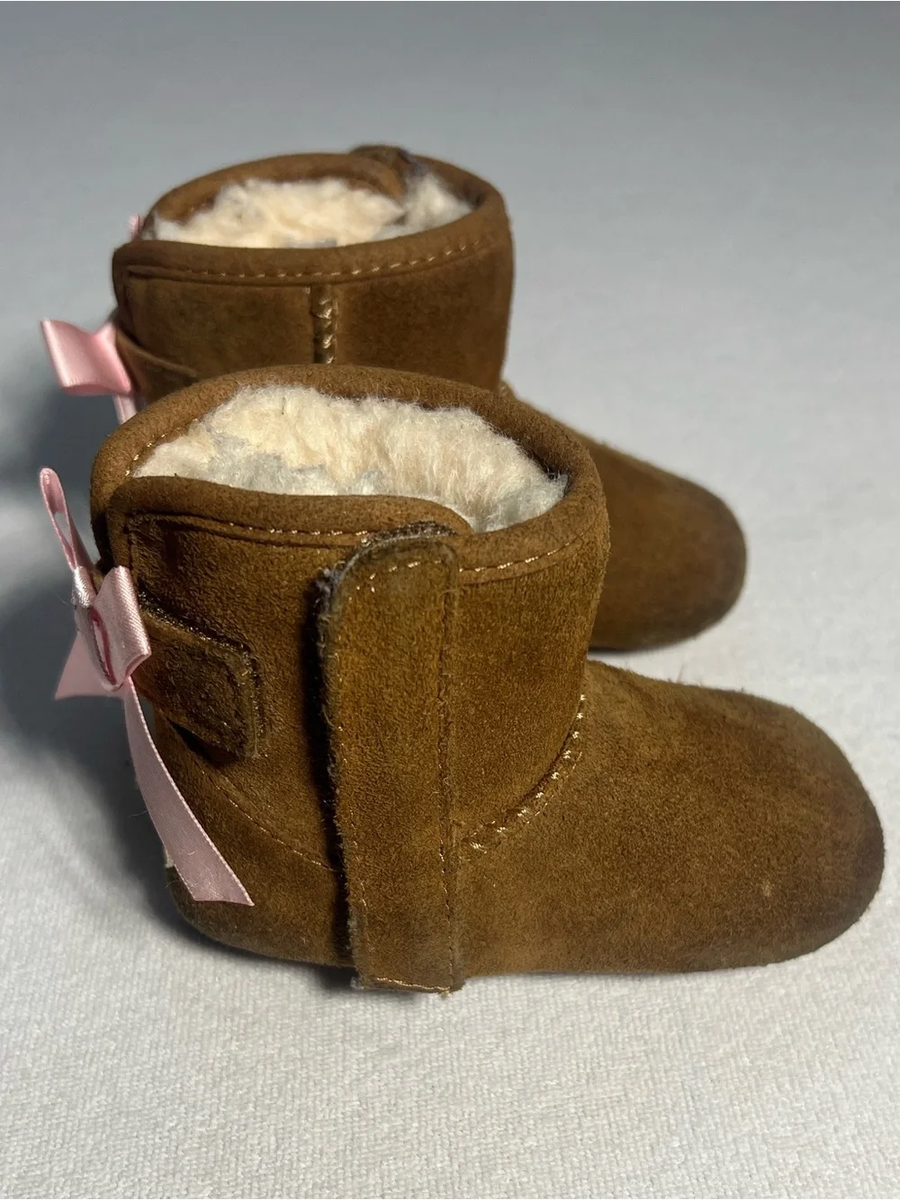 UGG Baby Jesse Bow II Chestnut Suede Booties Size 2/3 (6-12 Months)